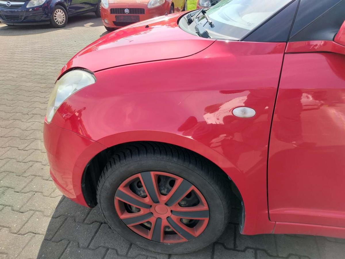 Suzuki 4 EZ MZ original Kotflügel vorn links Rot Bj.2007